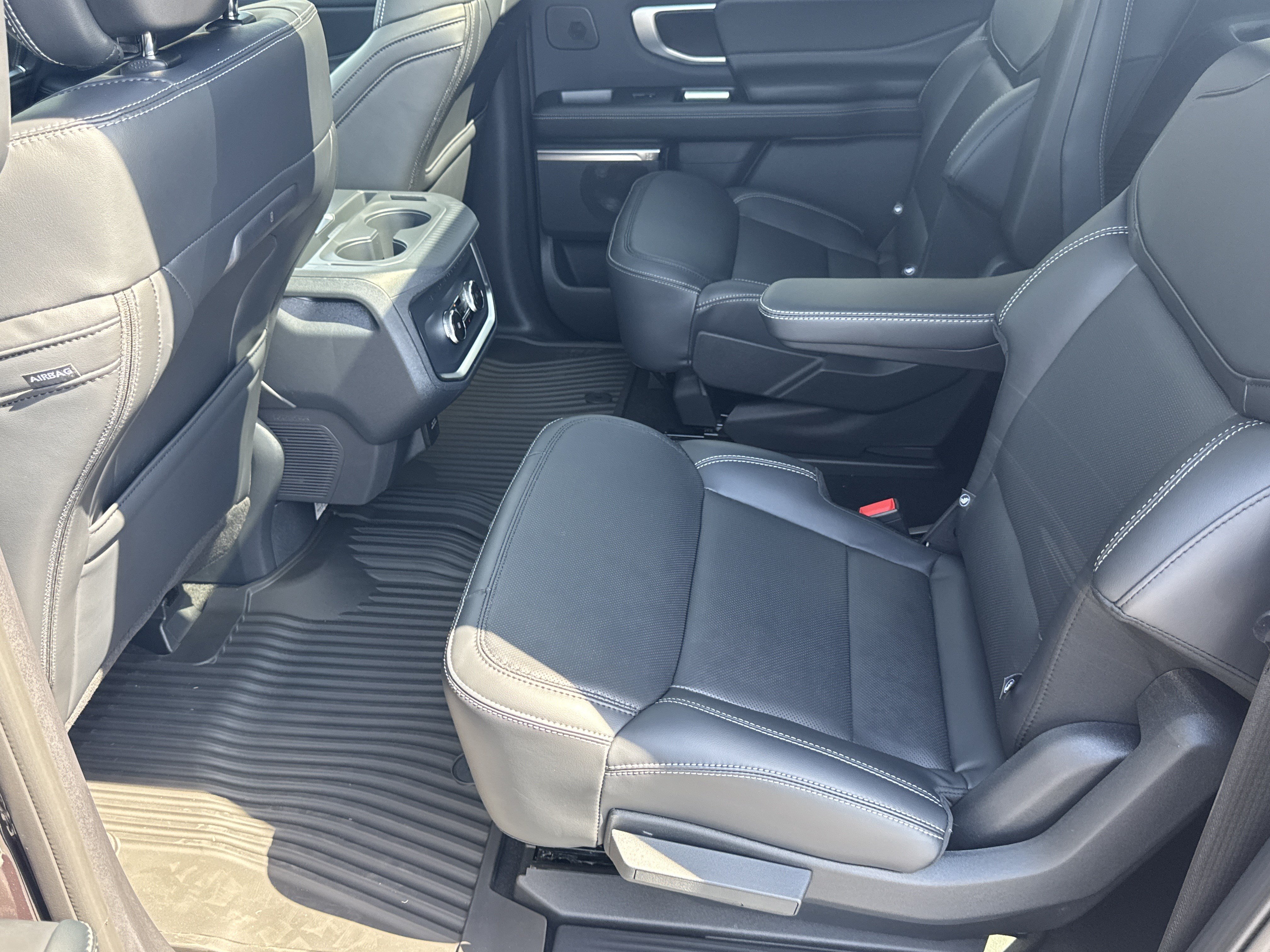 New 2027 Ford Expedition Max Platinum w/ Stealth Appearance Package AWD/4WD image 26