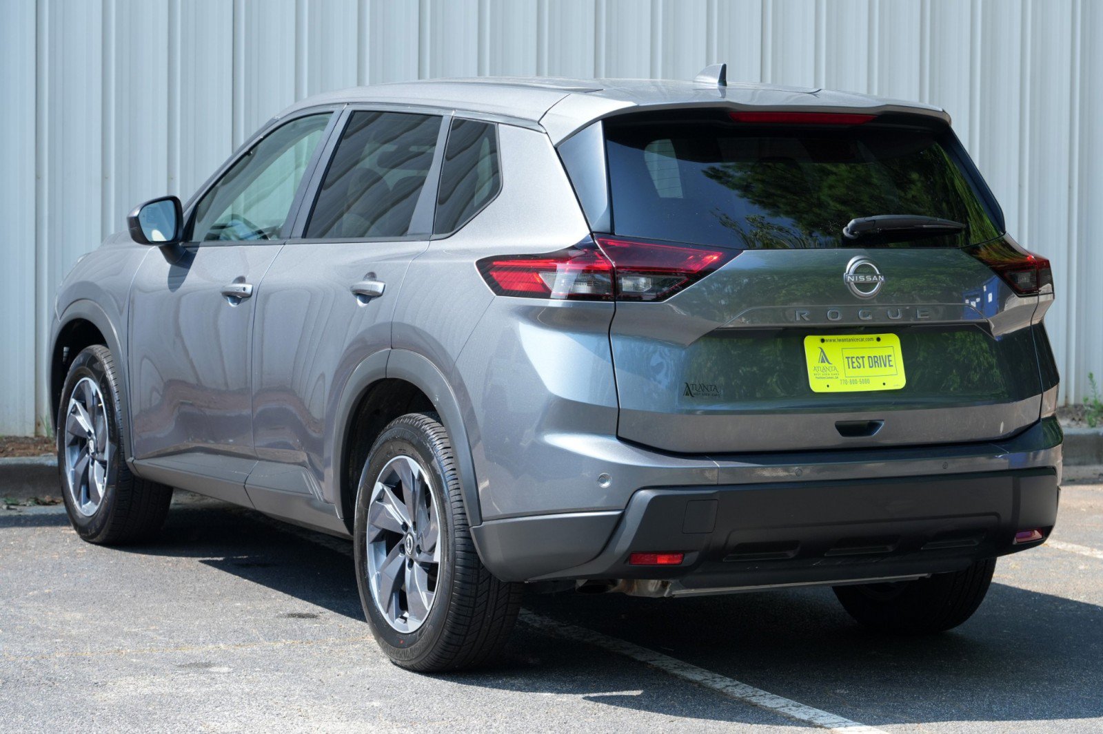 Used 2025 Nissan Rogue SV FWD image 43
