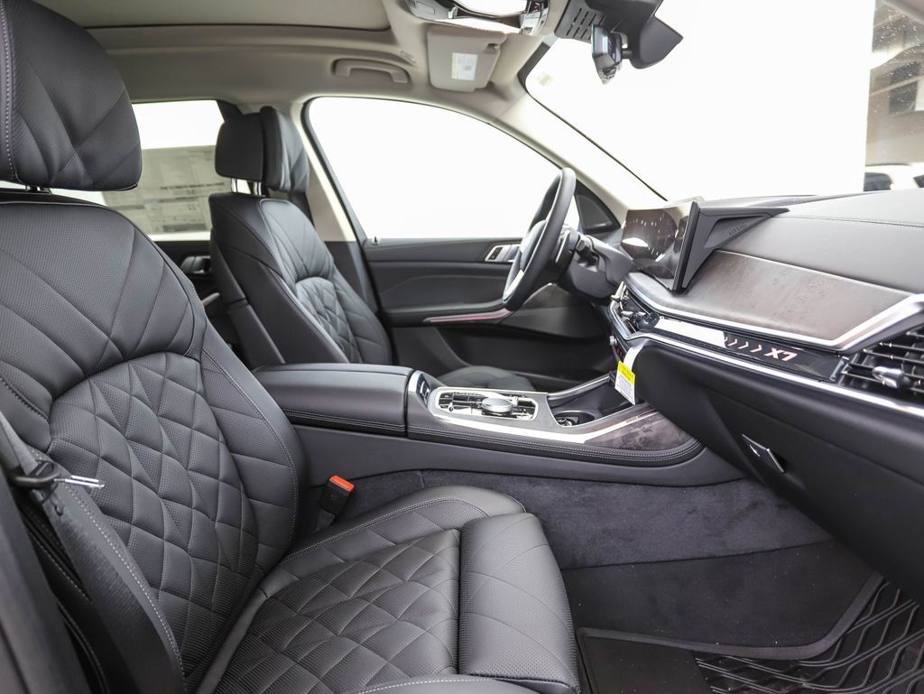 Used 2025 BMW X7 xDrive40i image 34