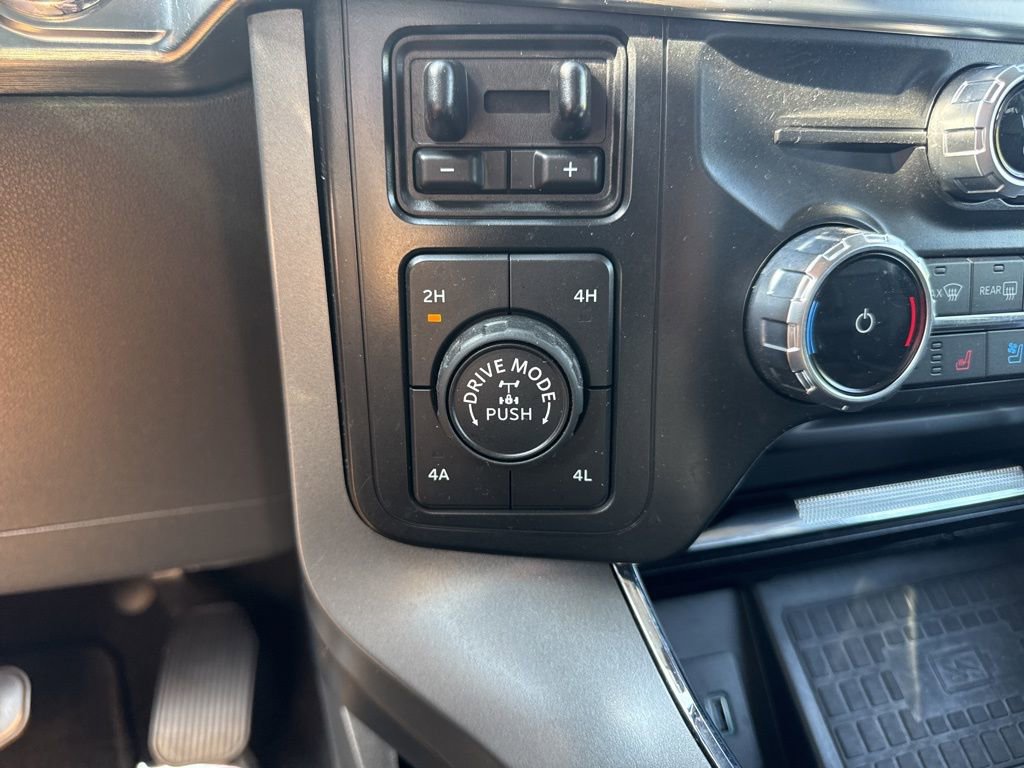 Used 2022 Ford F150 Lariat w/ Trailer Tow Package image 22