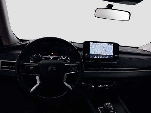 Used 2023 Mitsubishi Outlander SE Black Edition FWD image 16