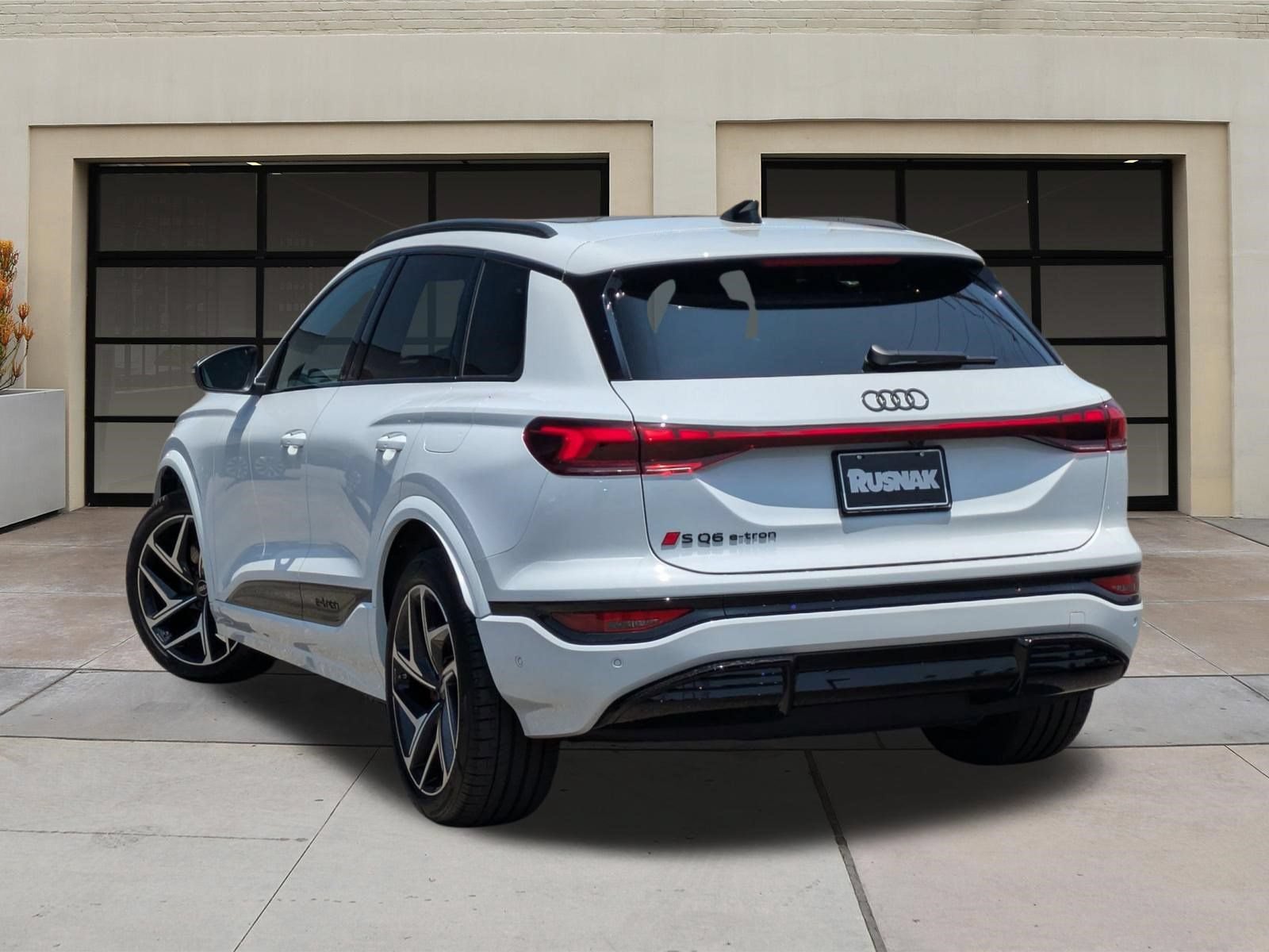 New 2027 Audi SQ6 e-tron Premium Plus AWD/4WD image 3