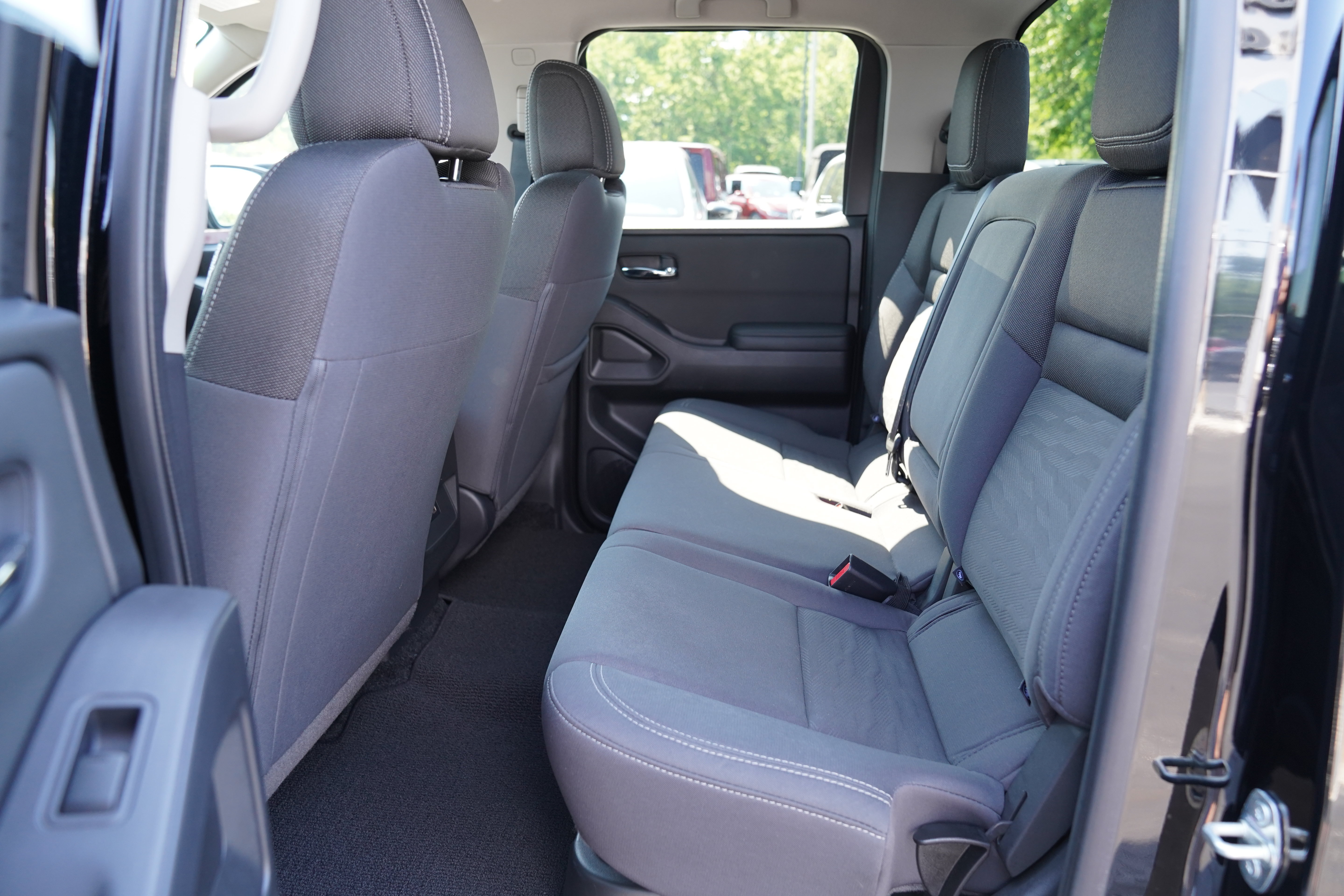 Used 2024 Nissan Frontier SV w/ Technology Package AWD/4WD image 5