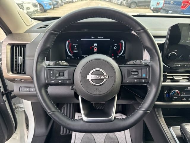 Used 2024 Nissan Pathfinder Platinum image 28