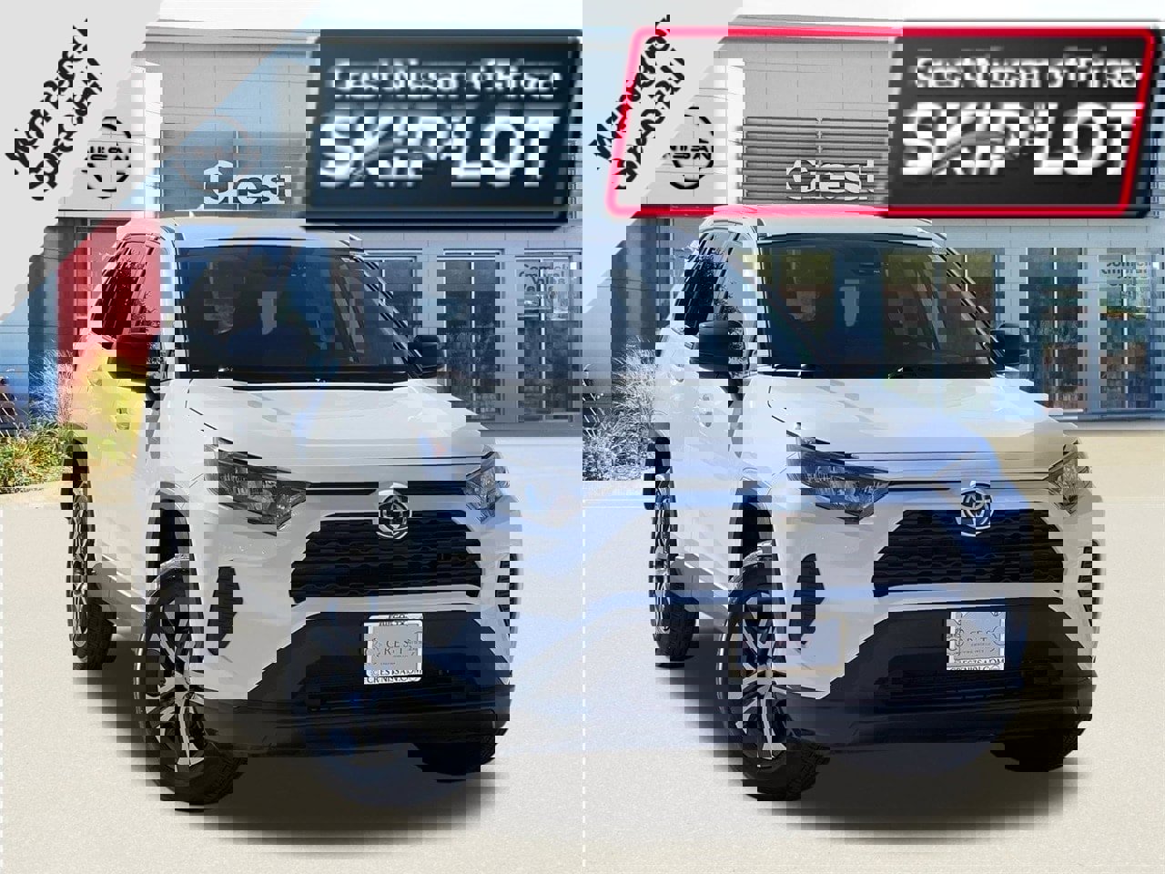 Used 2022 Toyota RAV4 LE image 1