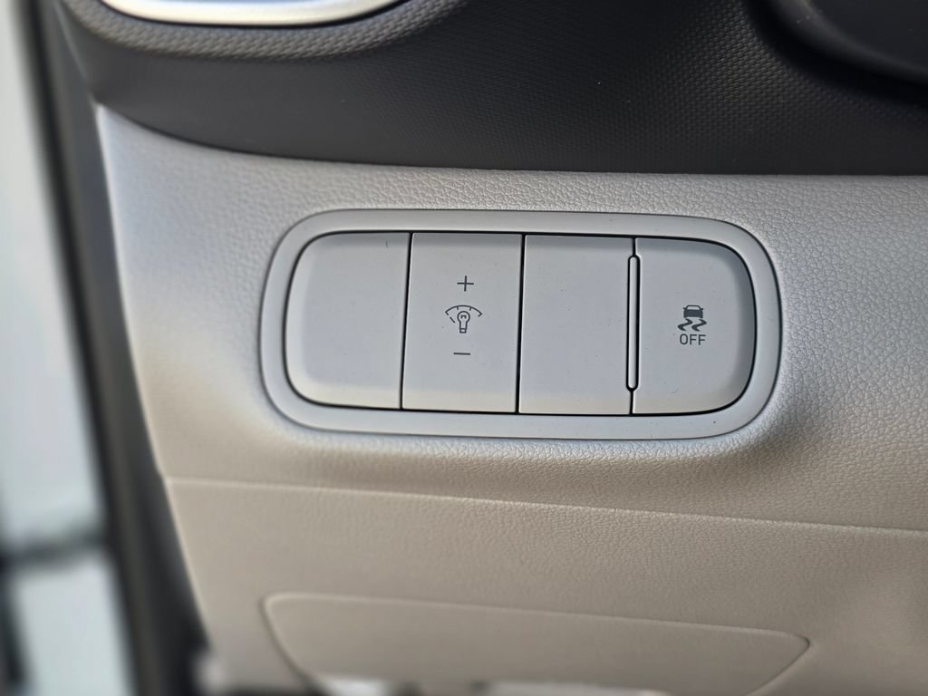 New 2026 Hyundai Venue SEL FWD image 29