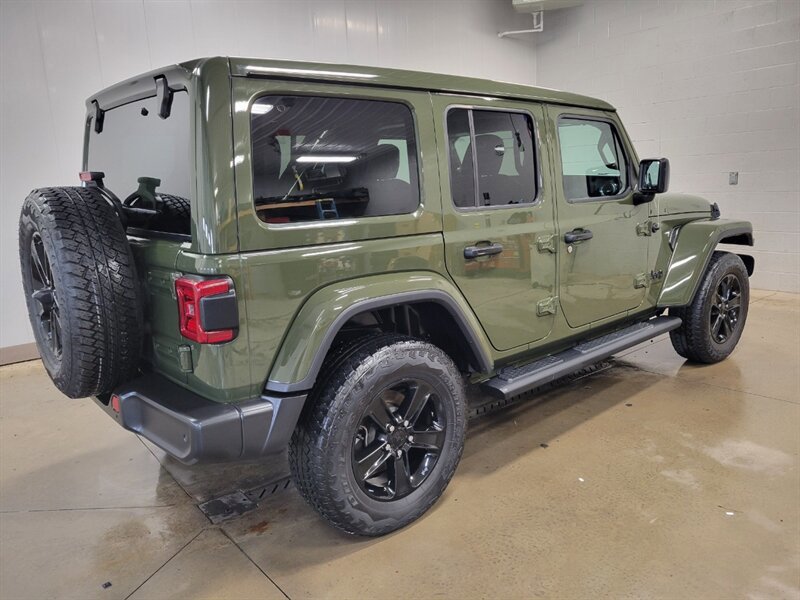 Used 2023 Jeep Wrangler Unlimited Sahara AWD/4WD image 9