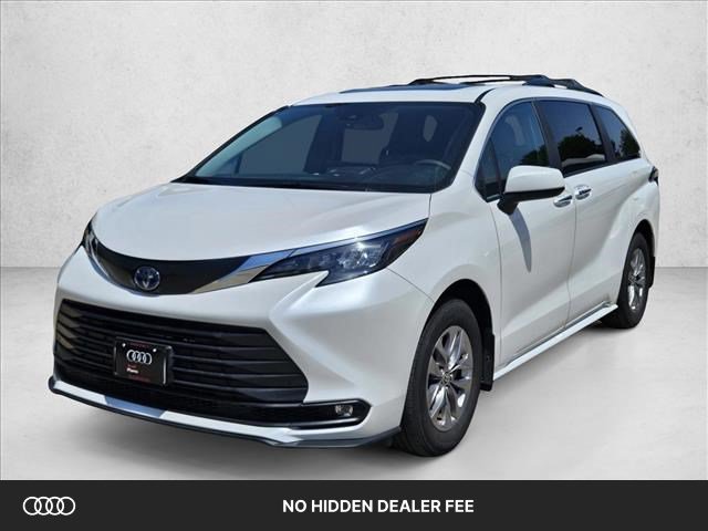 Used 2025 Toyota Sienna XLE FWD video 1