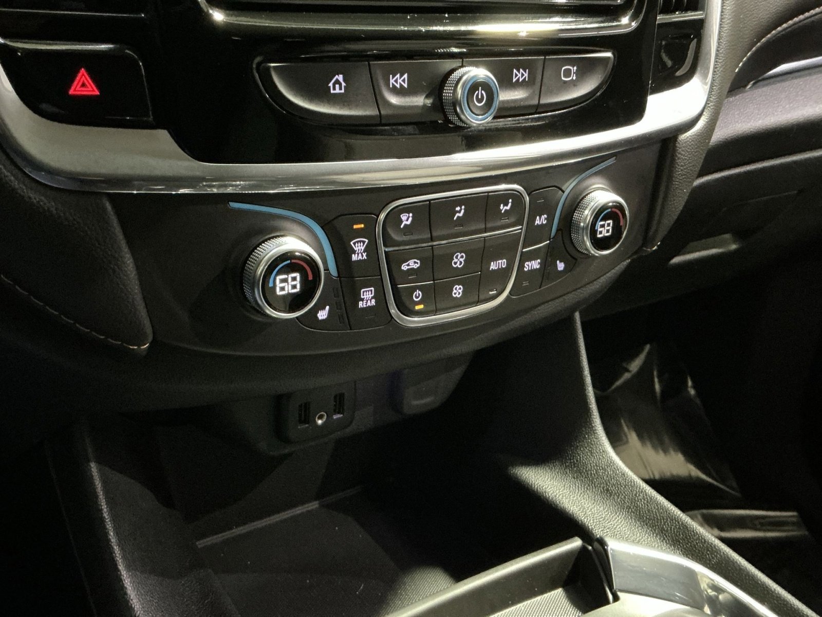 Used 2019 Chevrolet Traverse LT image 29