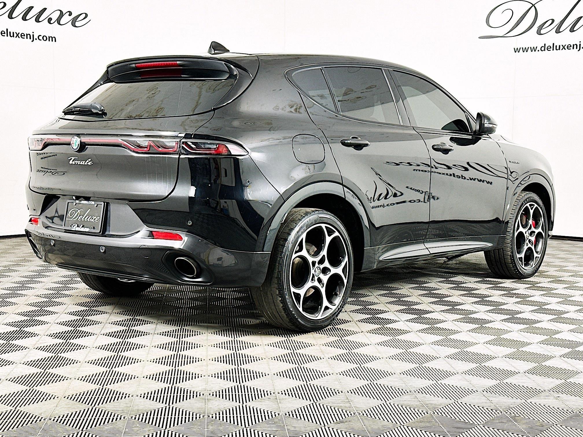 Used 2024 Alfa Romeo Tonale Veloce AWD/4WD image 6