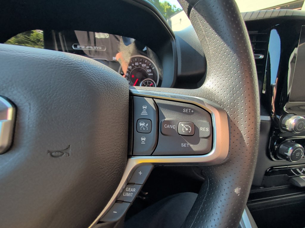 New 2026 RAM 1500 Express AWD/4WD image 19