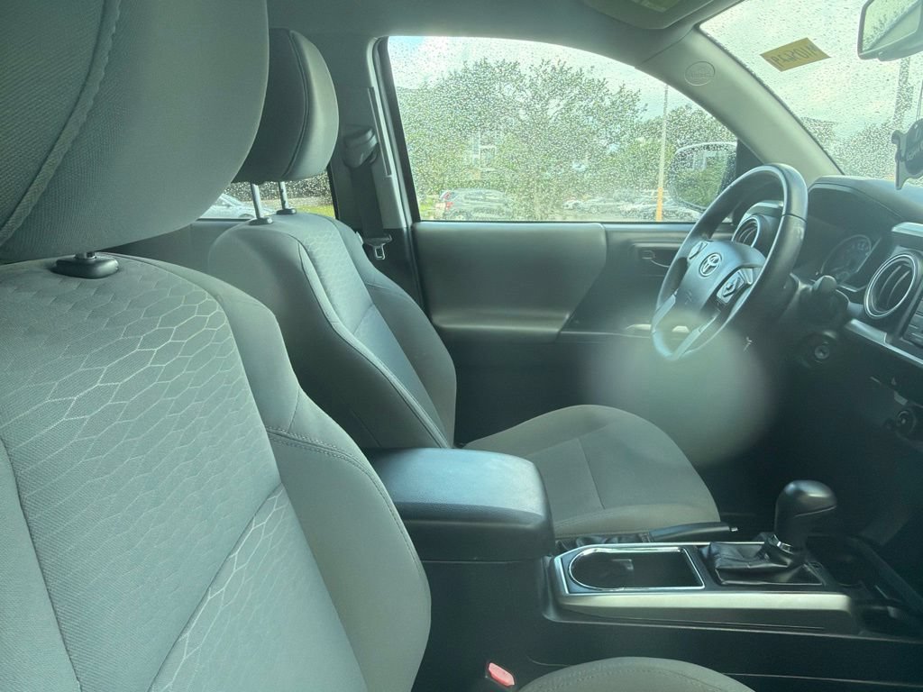 Used 2019 Toyota Tacoma SR5 RWD image 3