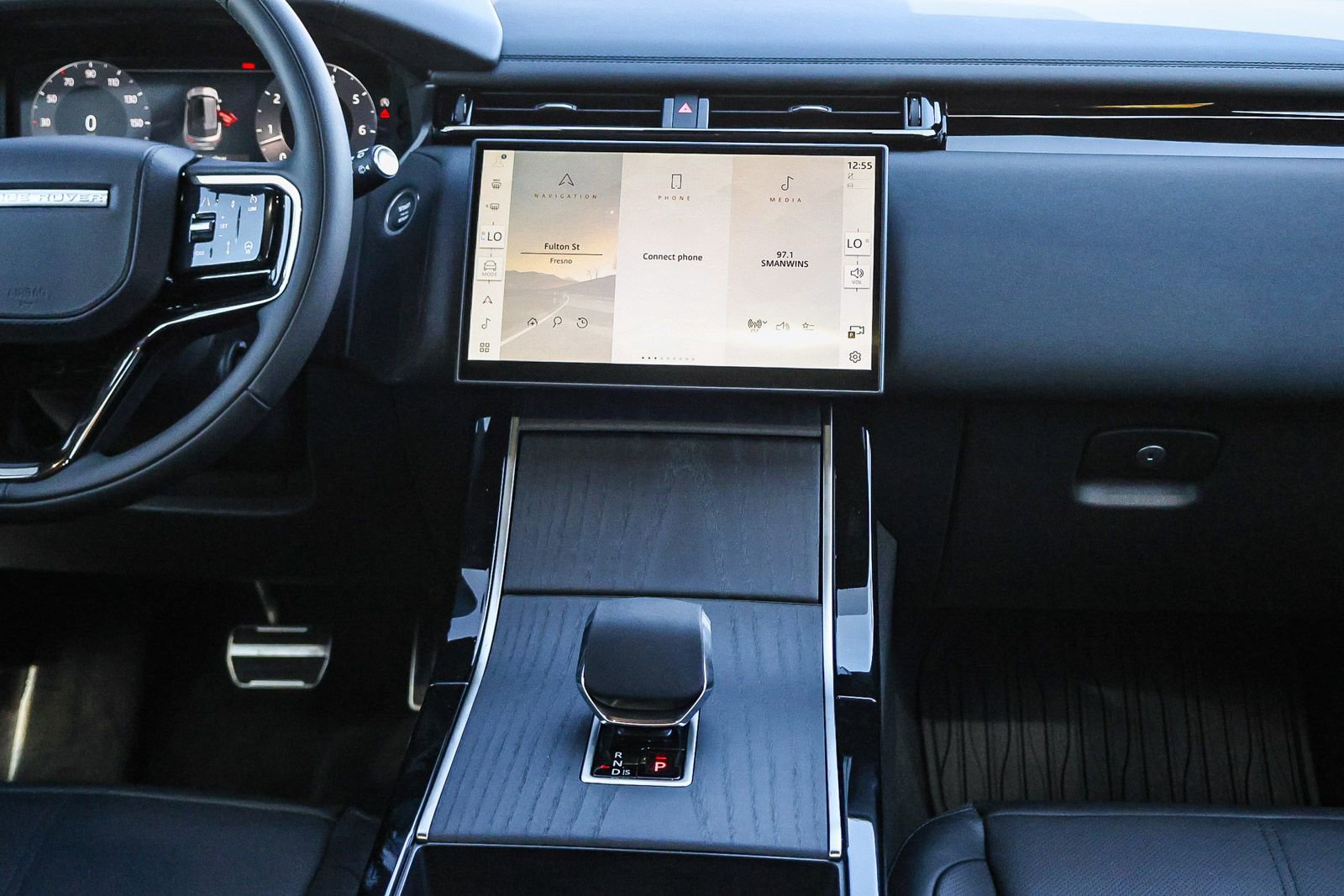 New 2026 Land Rover Range Rover Velar Dynamic SE image 21