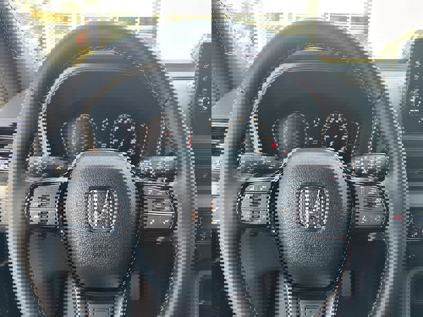 Used 2025 Honda Pilot TrailSport image 18