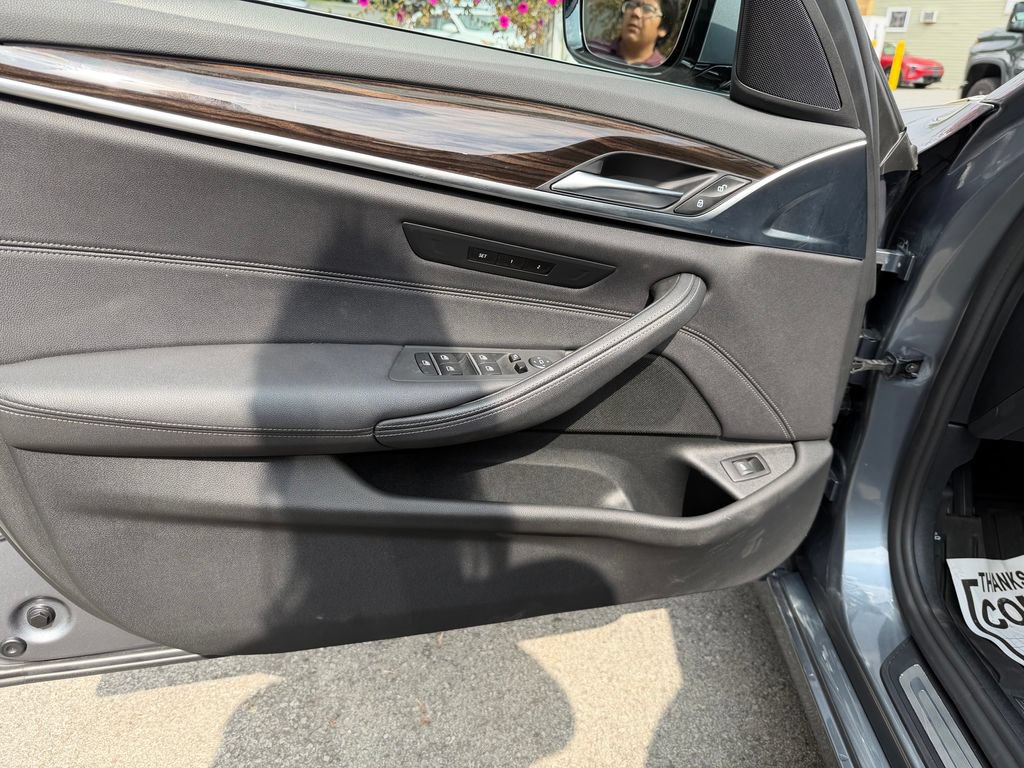 Used 2022 BMW 530i xDrive w/ Convenience Package AWD/4WD image 14