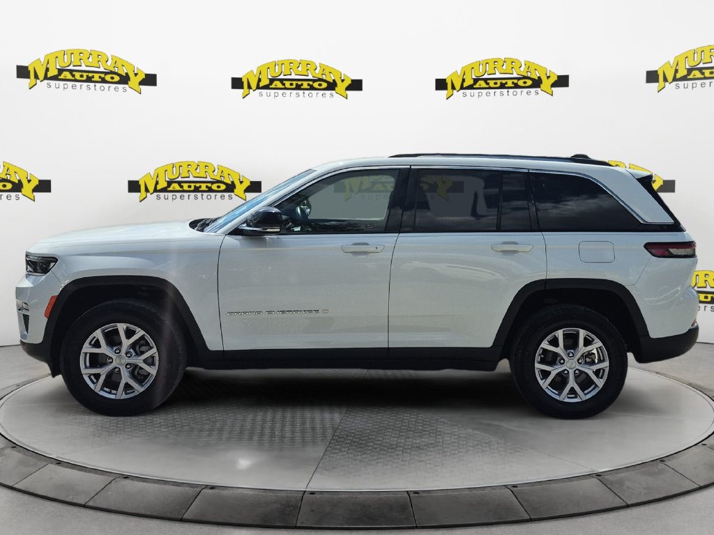 Used 2022 Jeep Grand Cherokee Limited RWD image 2