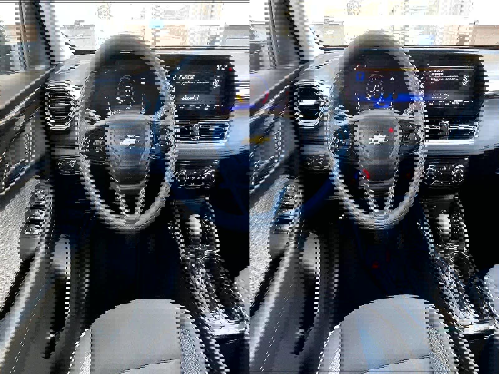 Used 2025 Chevrolet TrailBlazer LT AWD/4WD image 17