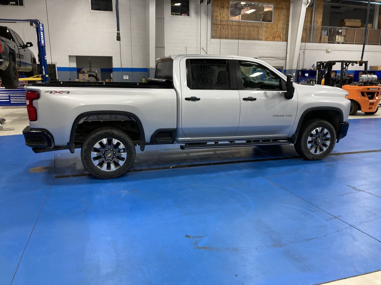 Used 2021 Chevrolet Silverado 2500 Custom w/ Custom Value Package AWD/4WD image 8