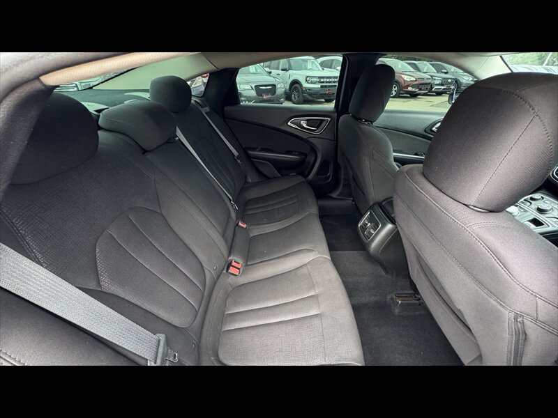Used 2015 Chrysler 200 Limited w/ Convenience Group FWD image 13