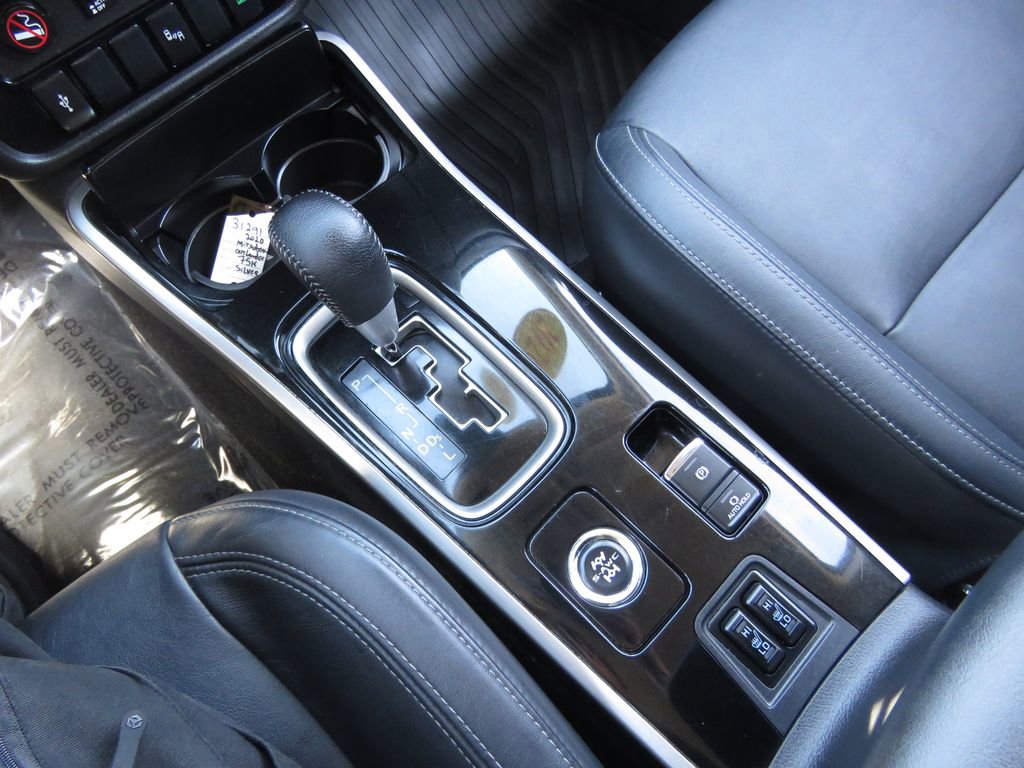 Used 2020 Mitsubishi Outlander SEL image 24