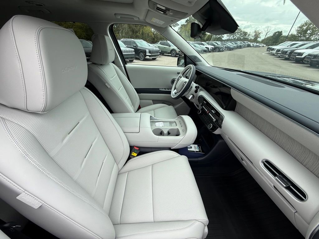 New 2026 Hyundai Palisade Calligraphy FWD image 12