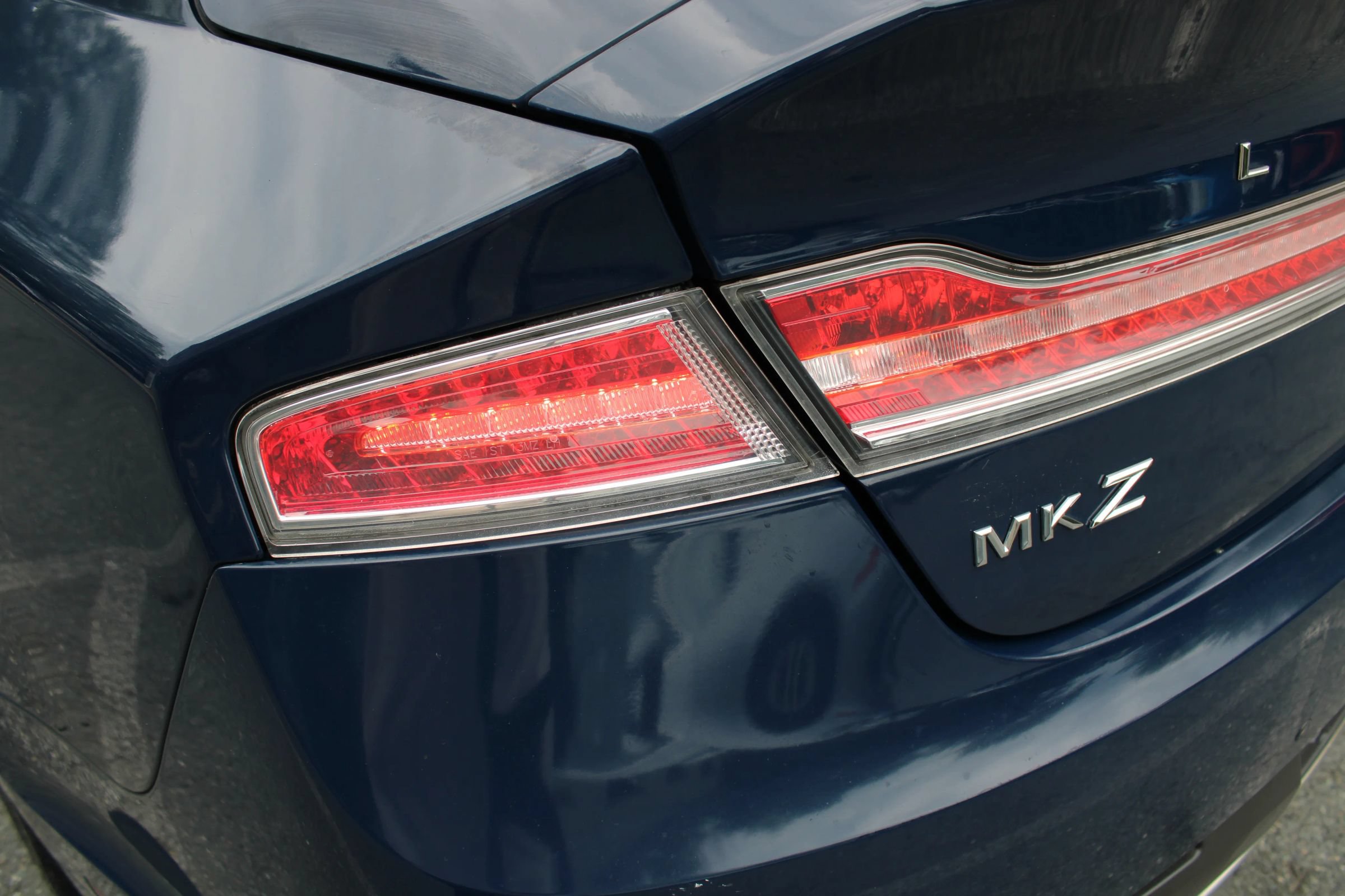 Used 2018 Lincoln MKZ Reserve FWD image 34
