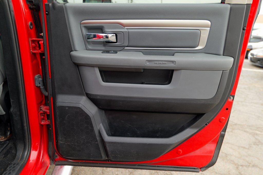 Used 2015 RAM 2500 SLT image 26