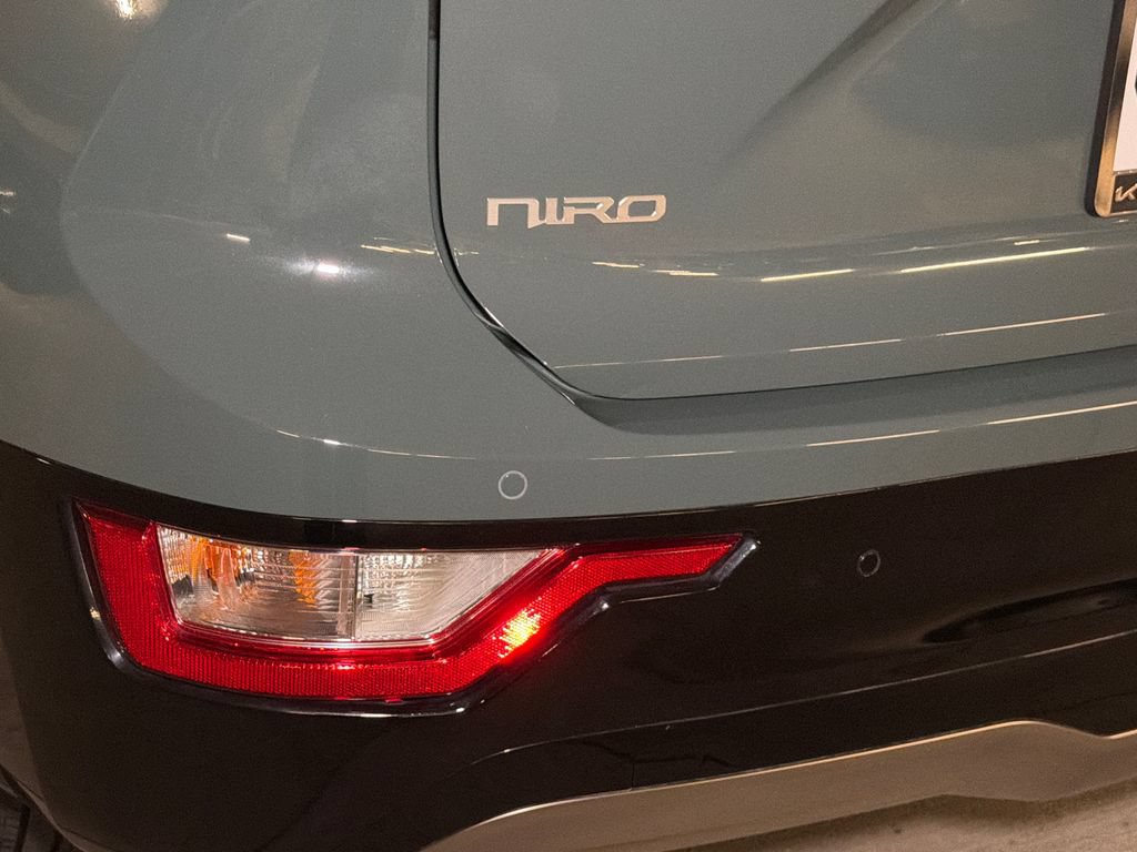 Certified 2023 Kia Niro Wind FWD image 5