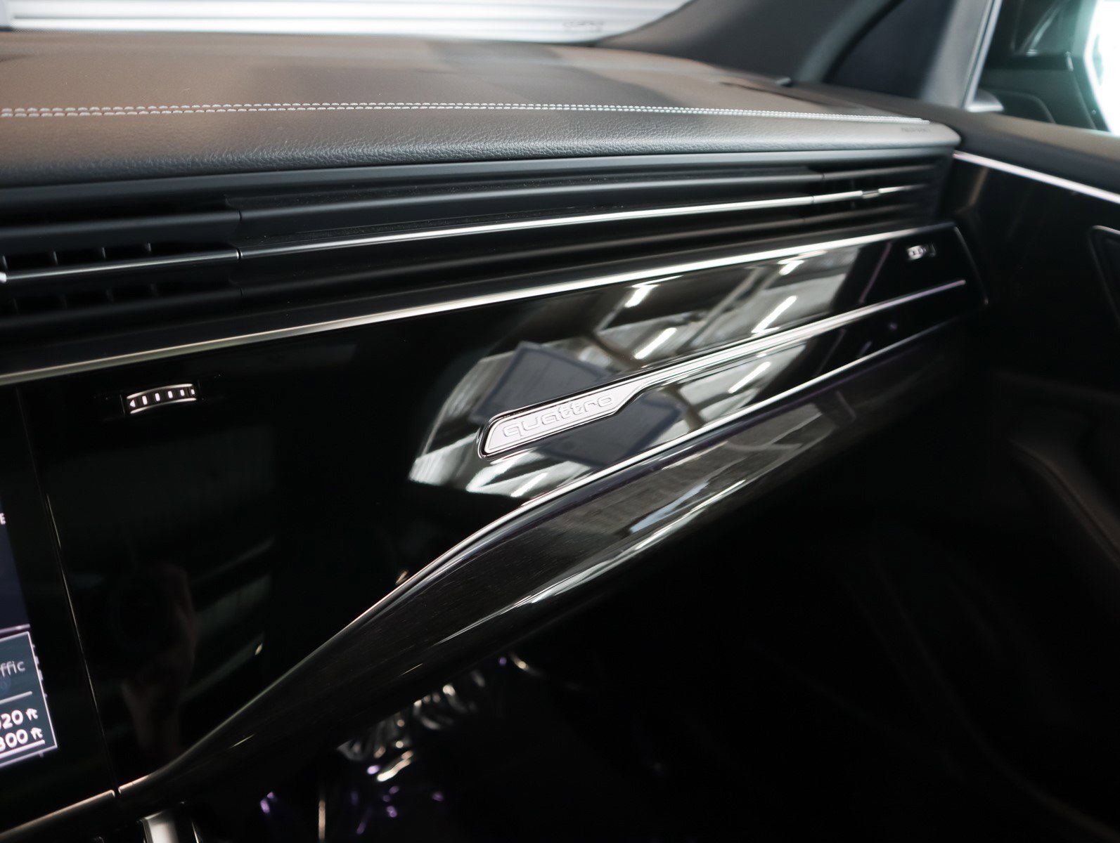 Used 2023 Audi Q8 Premium Plus w/ Premium Plus Package image 25