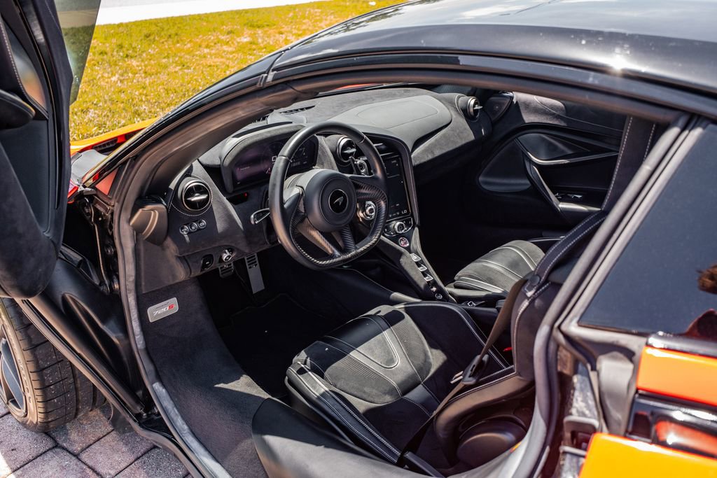 Used 2021 McLaren 720S Performance RWD image 23