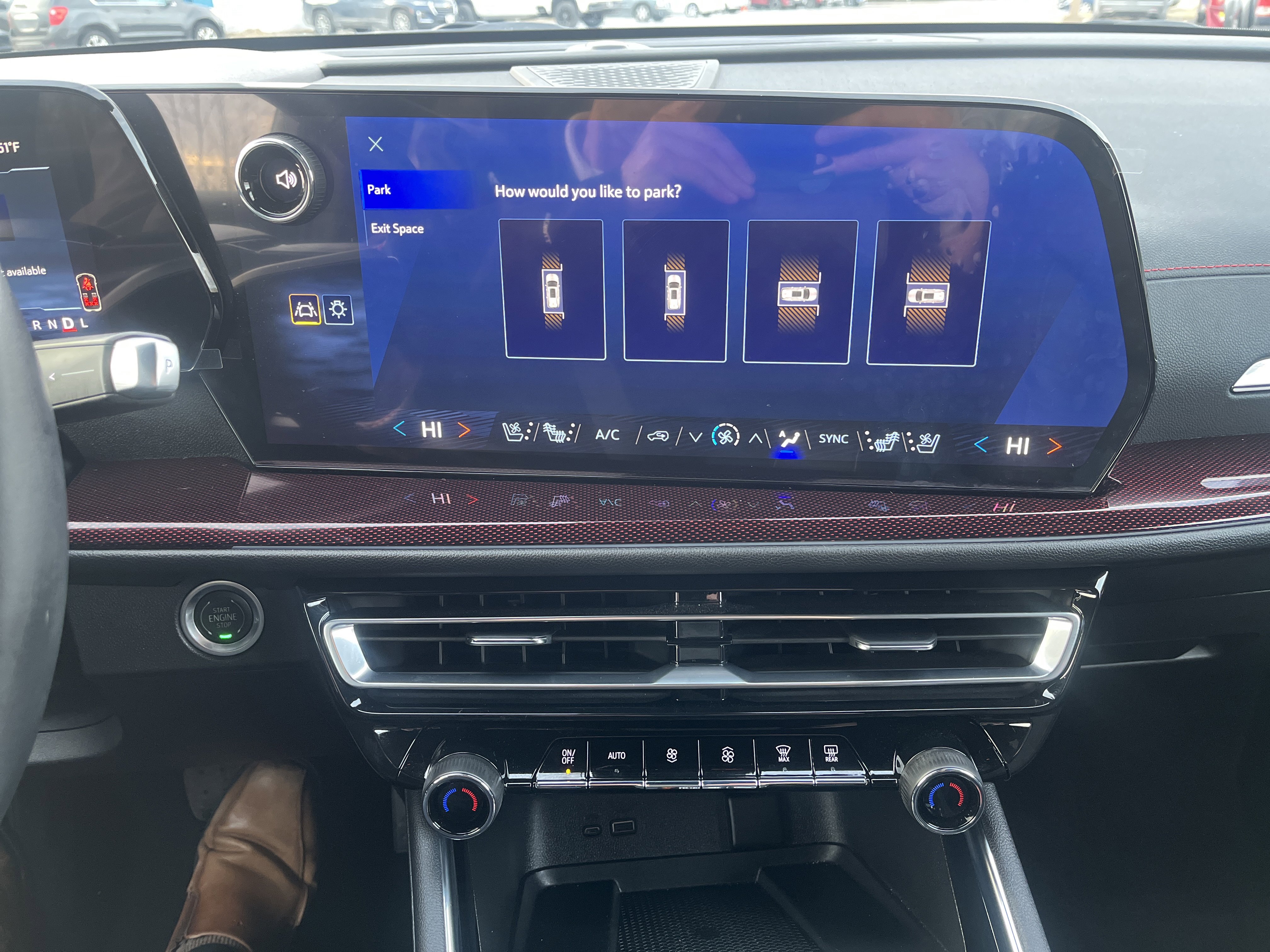 Used 2025 Chevrolet Traverse RS w/ LPO, Floor Liner Package image 35