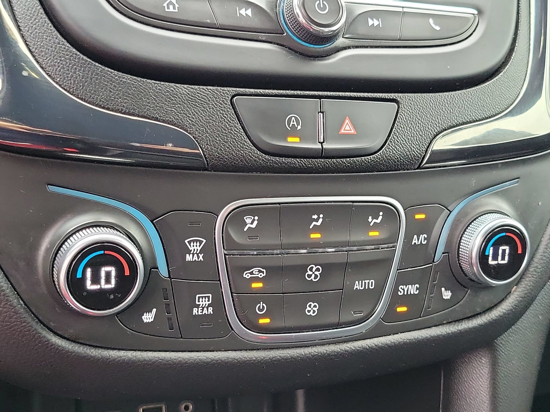 Used 2022 Chevrolet Equinox RS FWD image 11