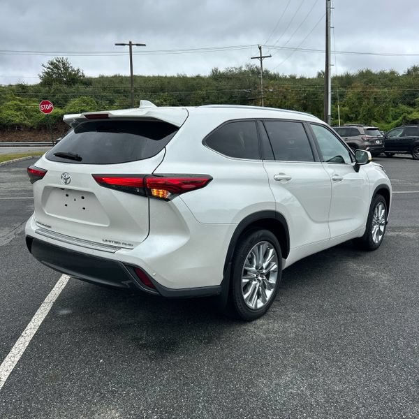 Used 2020 Toyota Highlander Limited AWD/4WD image 3
