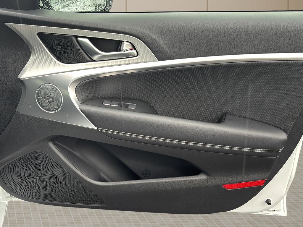 Used 2026 Genesis G70 2.5T Prestige image 37