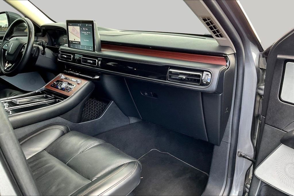 Used 2022 Lincoln Aviator Reserve w/ Equipment Group 201A AWD/4WD image 25