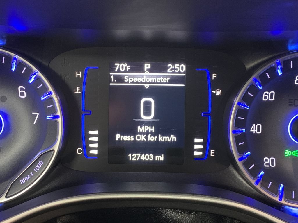 Used 2020 Chrysler Pacifica Touring-L FWD image 31
