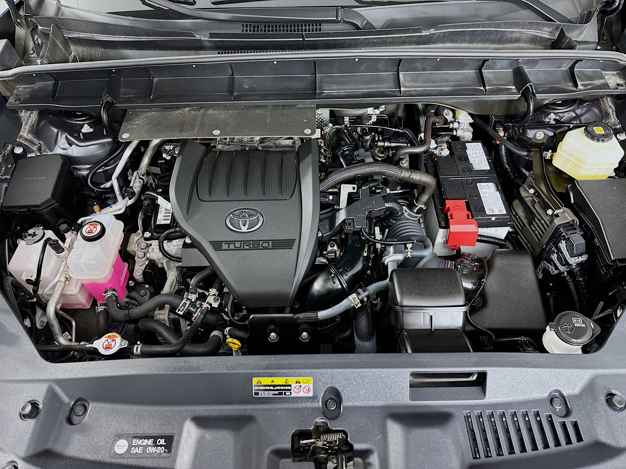 Used 2025 Toyota Highlander LE AWD/4WD image 30