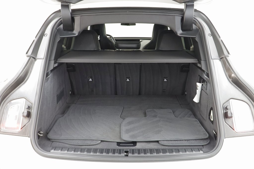 Used 2025 BMW iX xDrive50 image 18