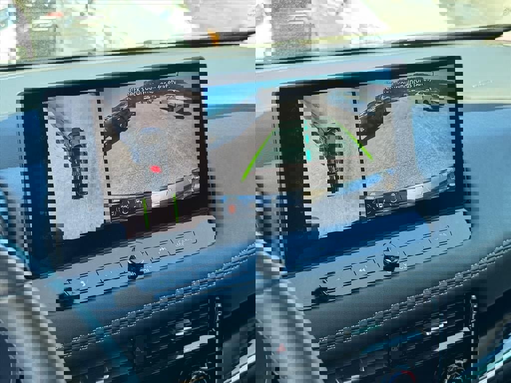 Used 2024 Nissan Rogue SL image 25