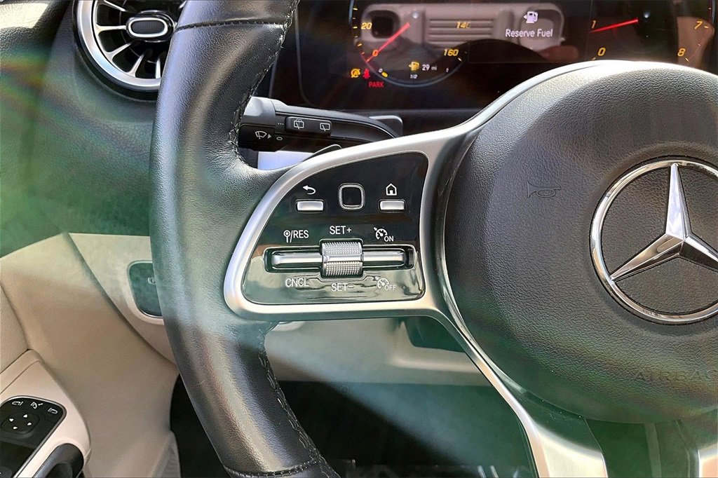 Used 2023 Mercedes-Benz GLB 250 w/ Premium Package image 11