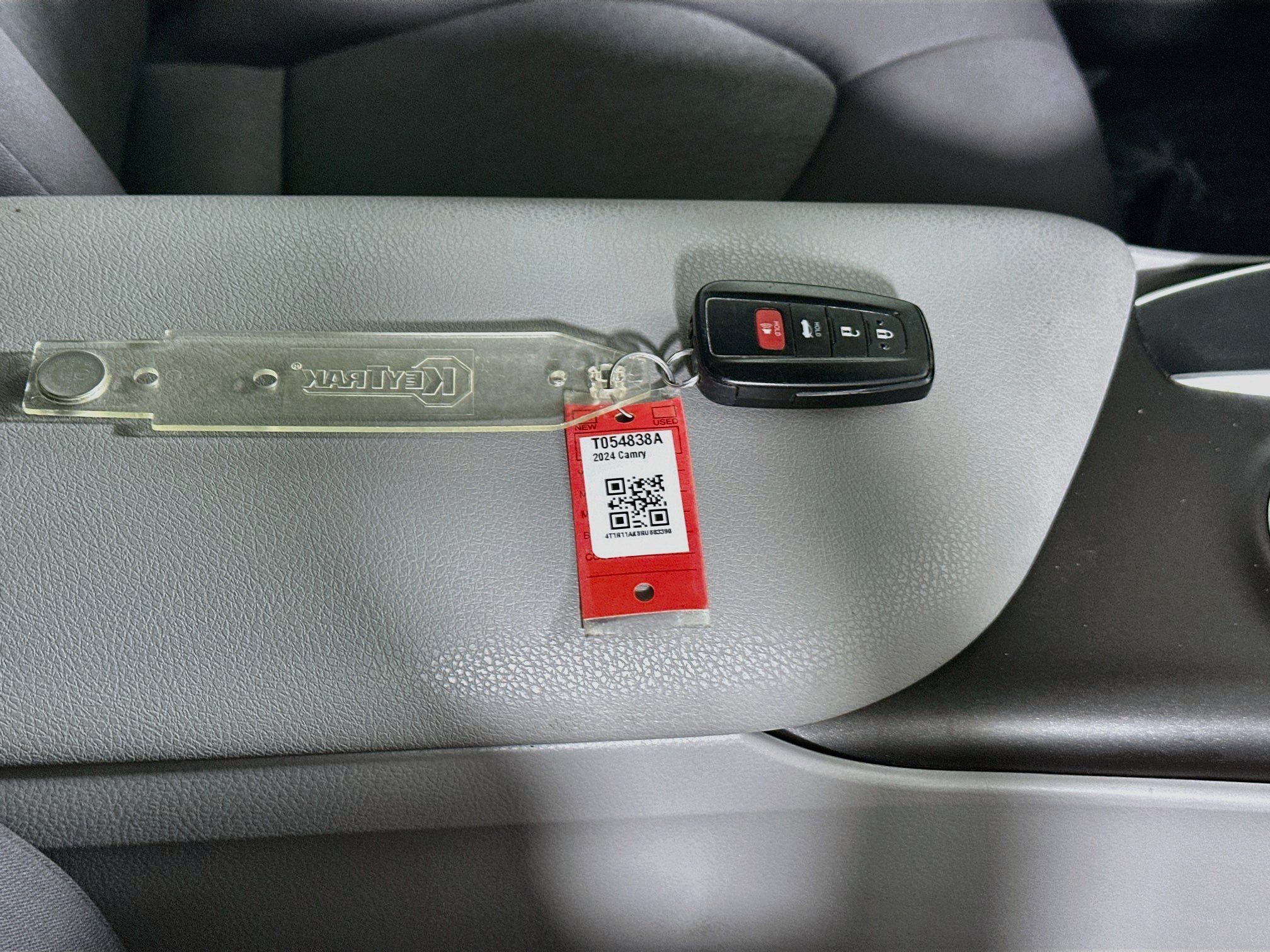 Used 2024 Toyota Camry LE w/ Convenience Package FWD image 33