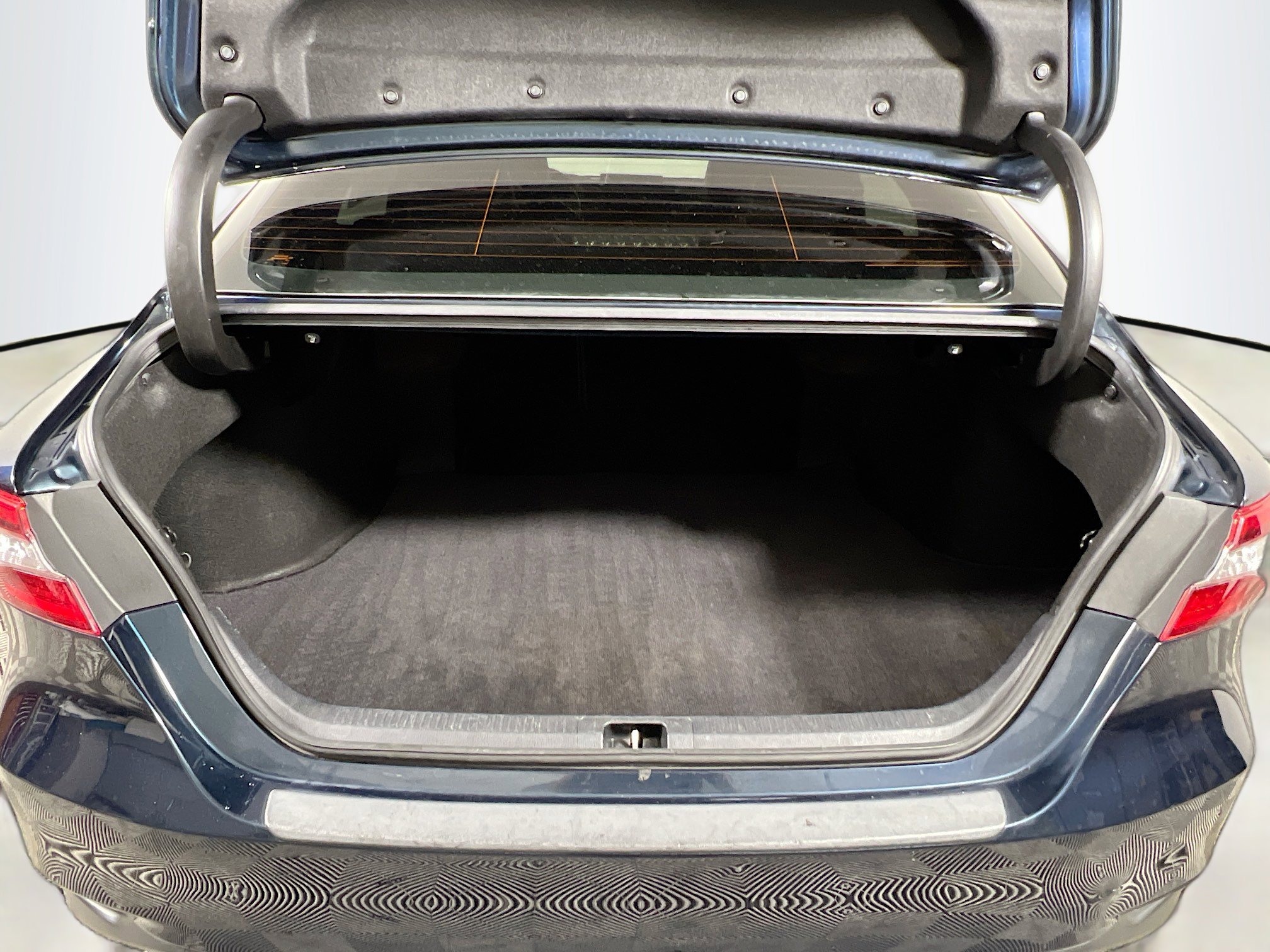 Used 2021 Toyota Camry XLE w/ Cold Weather Package image 34