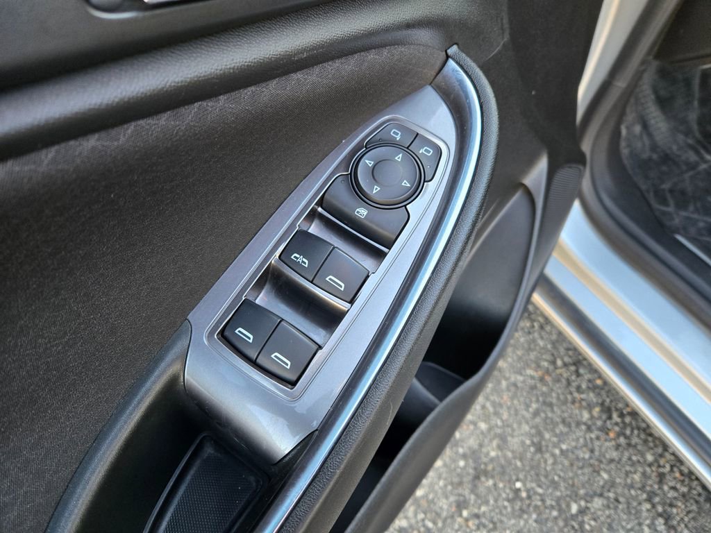 Used 2022 Chevrolet Malibu LT image 12