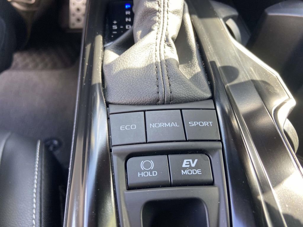 Used 2025 Toyota Camry SE w/ Convenience Package FWD image 26