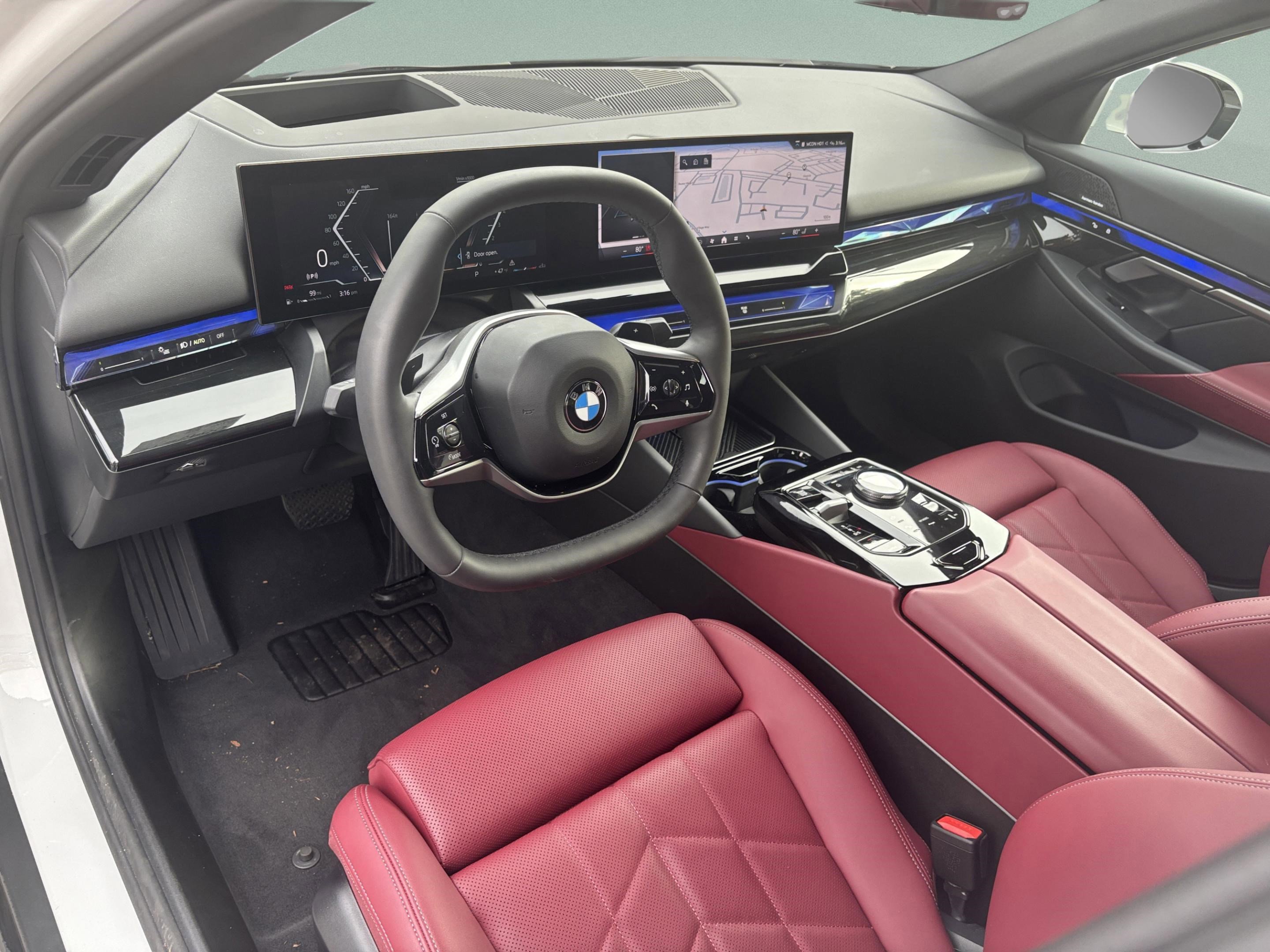 Used 2025 BMW 540i xDrive image 22