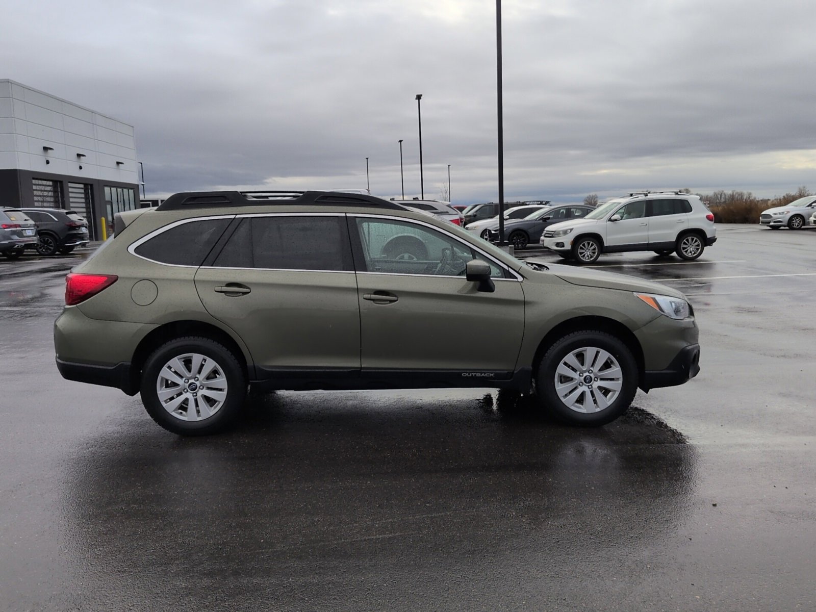 Used 2015 Subaru Outback 2.5i Premium image 8