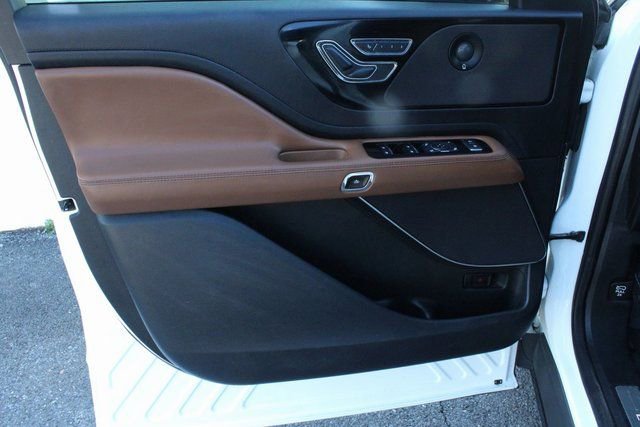 Used 2020 Lincoln Aviator Reserve w/ Equipment Group 201A image 26