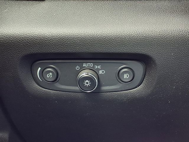 Used 2021 Chevrolet Traverse LT image 21