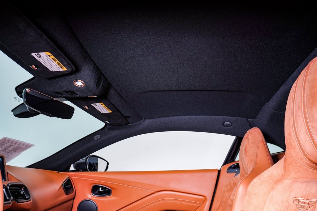 Used 2023 Aston Martin V8 Vantage Coupe image 19