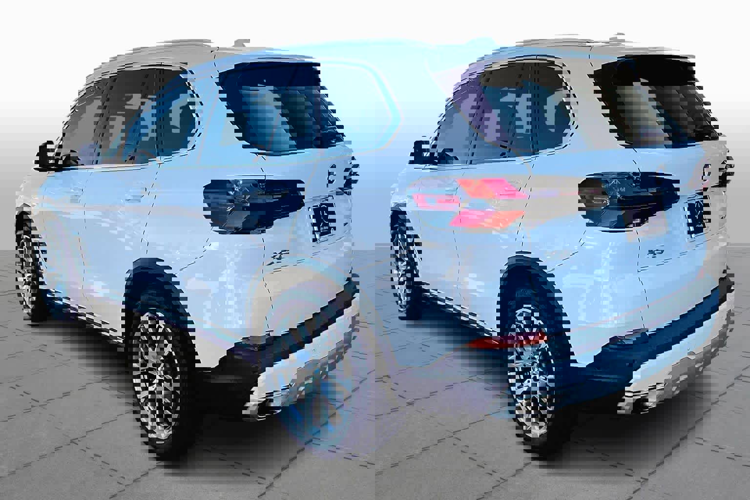 Used 2025 BMW X5 xDrive40i image 11